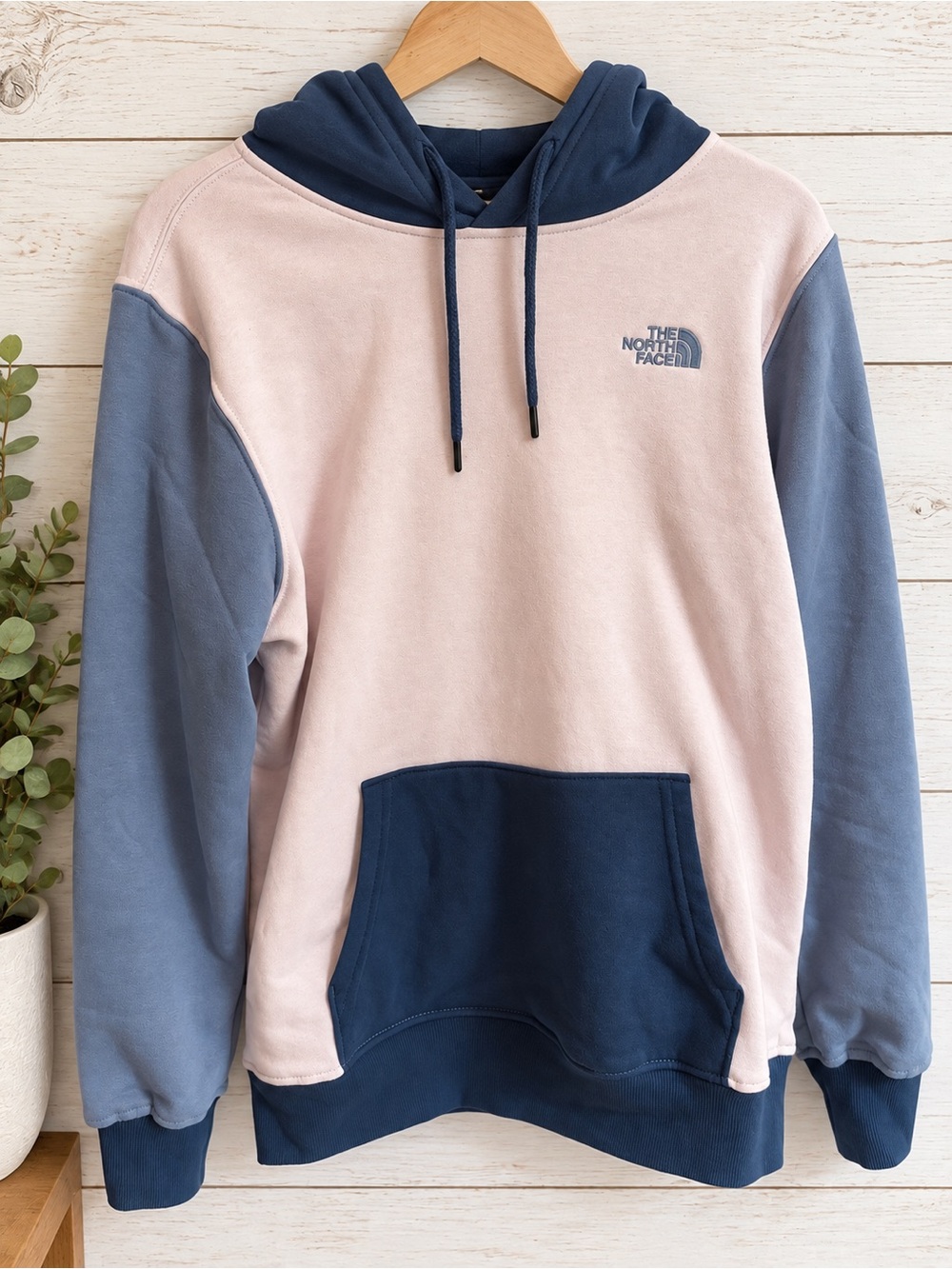 The North Face Women’s Colorblock Pullover Hoodie Pink Navy Blue Small
